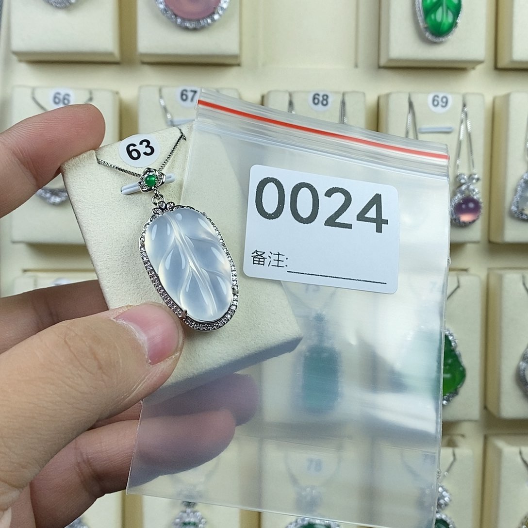 玛瑙/玉髓颈饰合金麦****孩