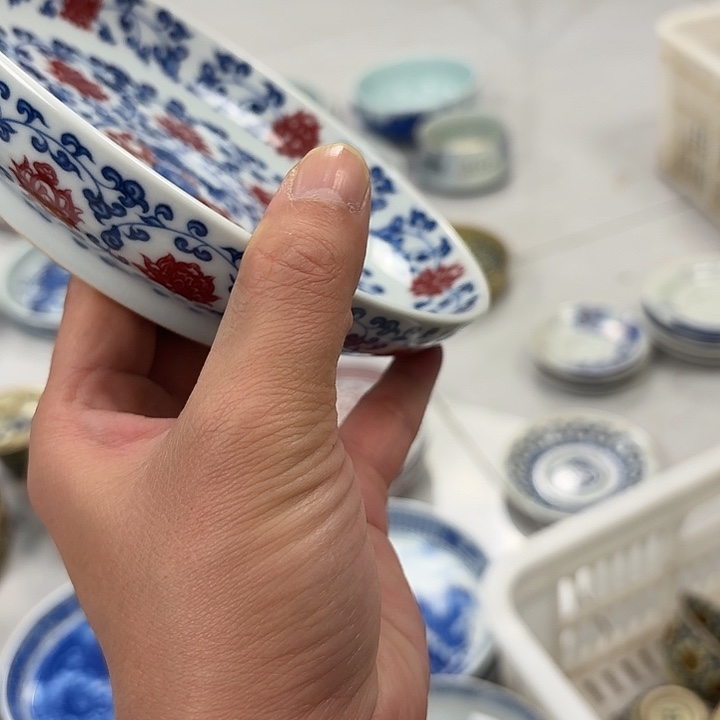 瓷片釉里红缠枝莲大胡乘景德镇