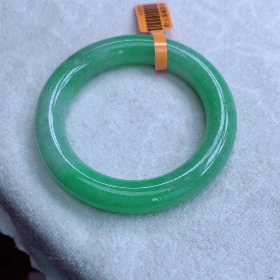 翡翠手镯未镶嵌s****0翡翠