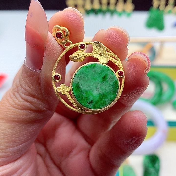 翡翠颈饰银S925镶嵌翡翠