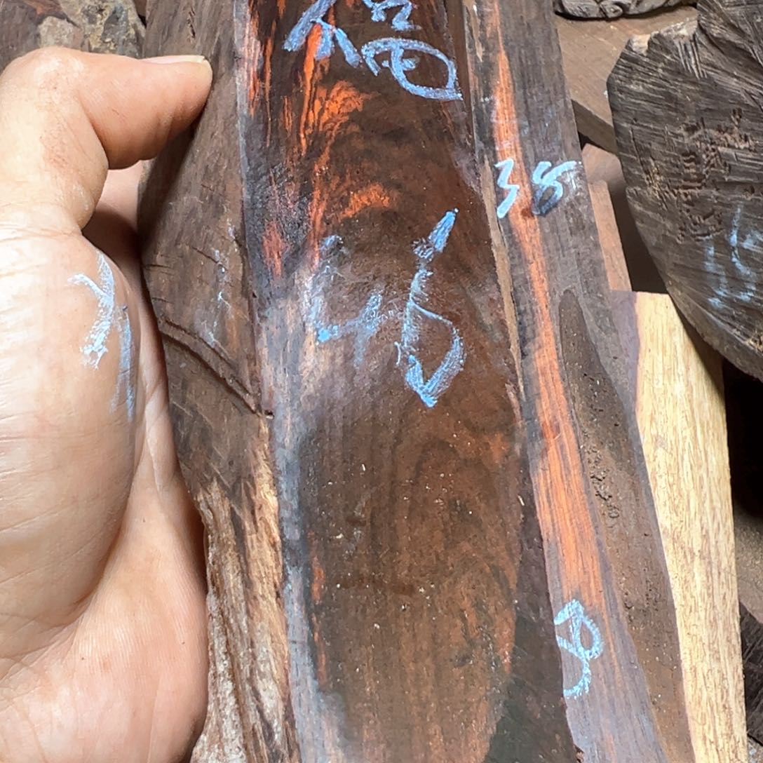 .***福交趾黄檀（大红酸枝）