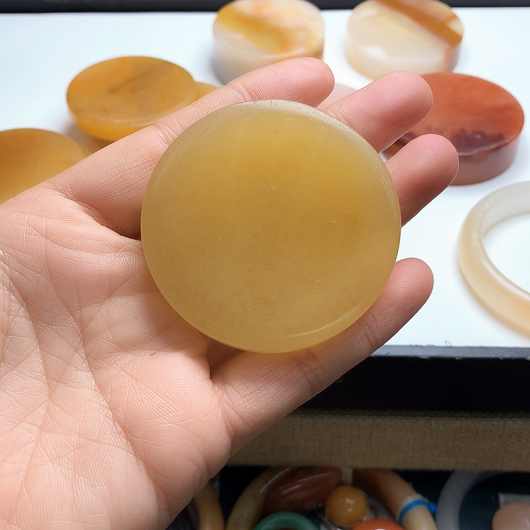 未镶嵌石英质玉（黄龙玉）手镯神*