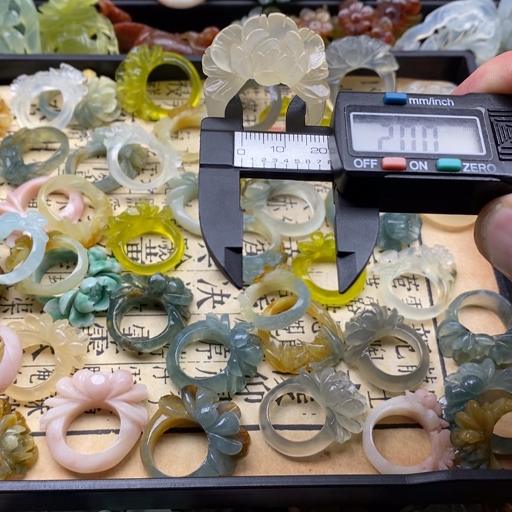 蛇纹石玉合金颈饰