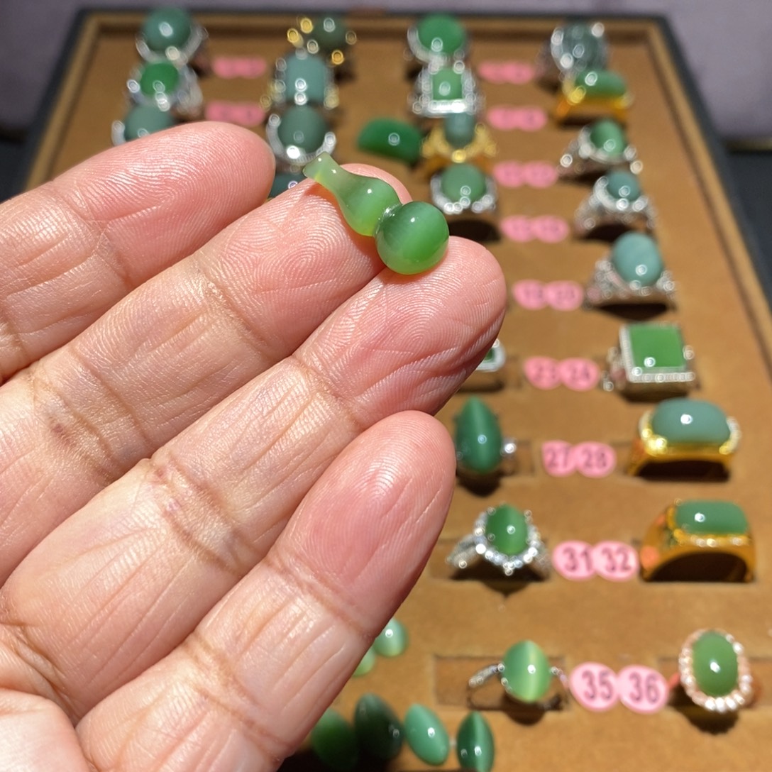 ****糖和田玉未镶嵌珠宝半成品