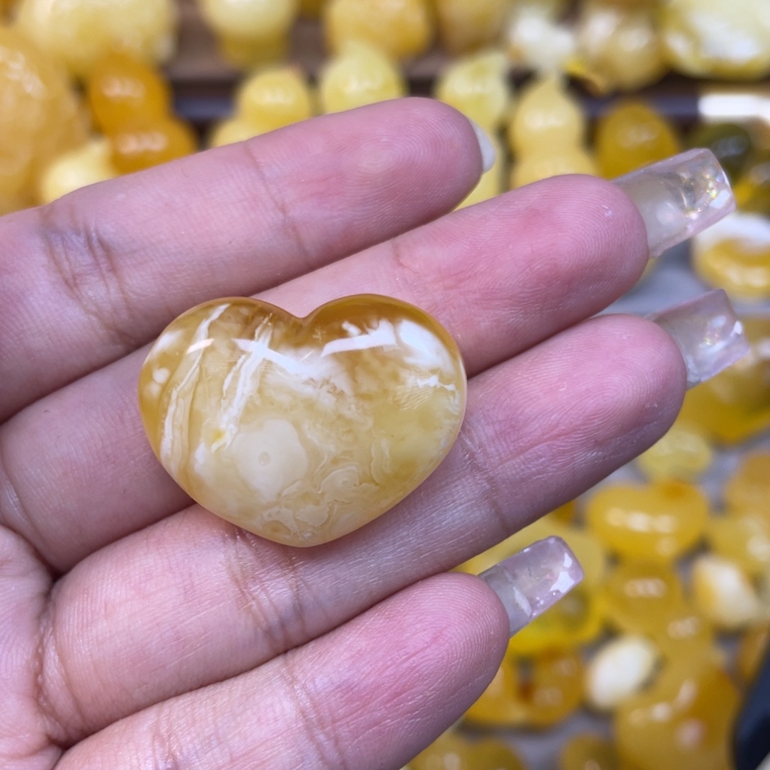 兽****琥珀未镶嵌珠宝奇石