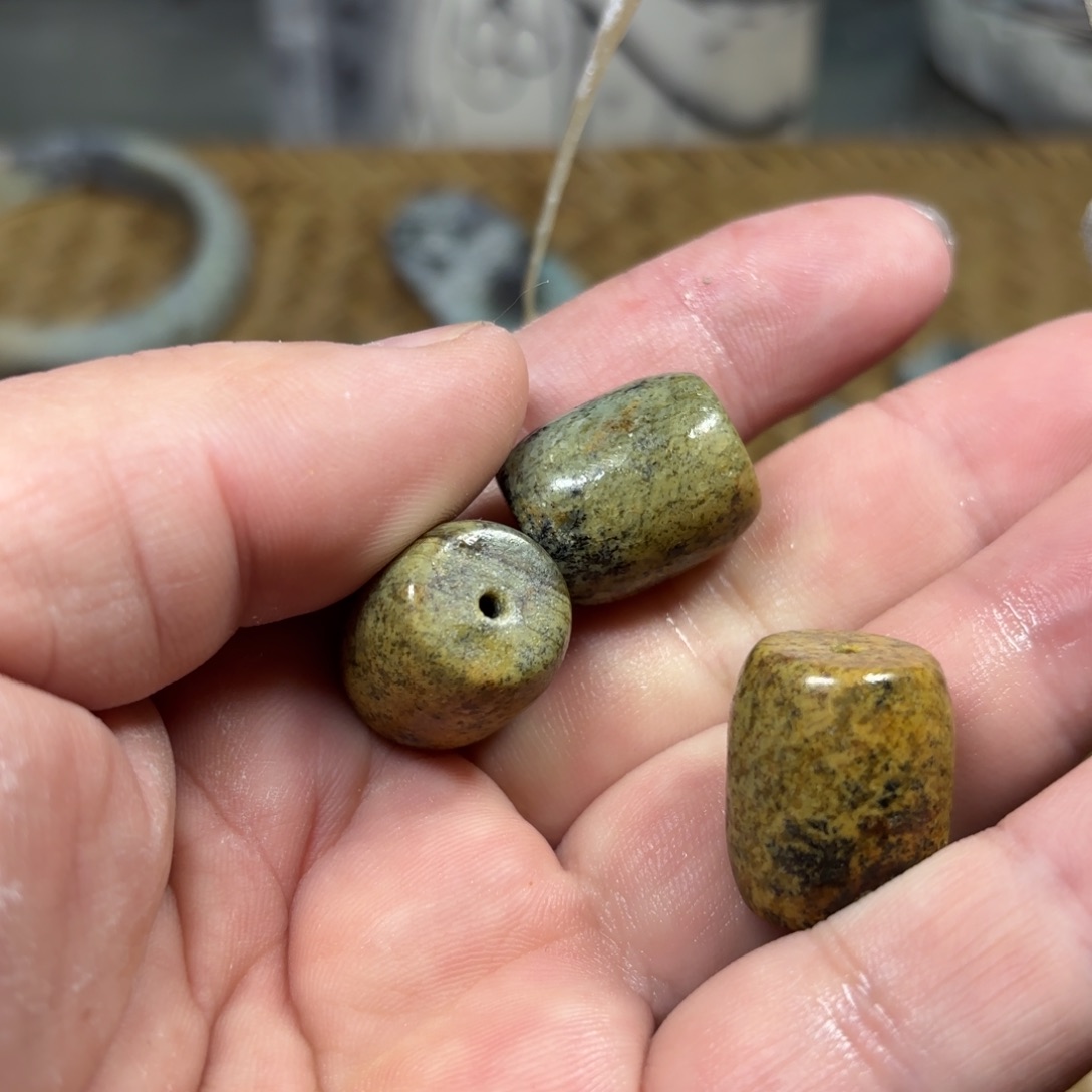 岫岩河磨玉（透闪石质玉）颈饰未镶嵌
