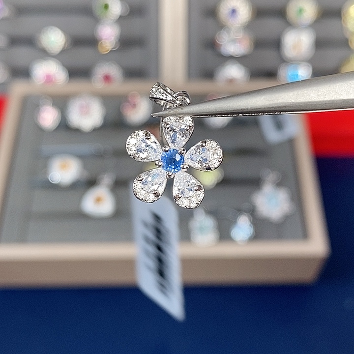 蓝宝石吊坠(赠链)银S925镶嵌