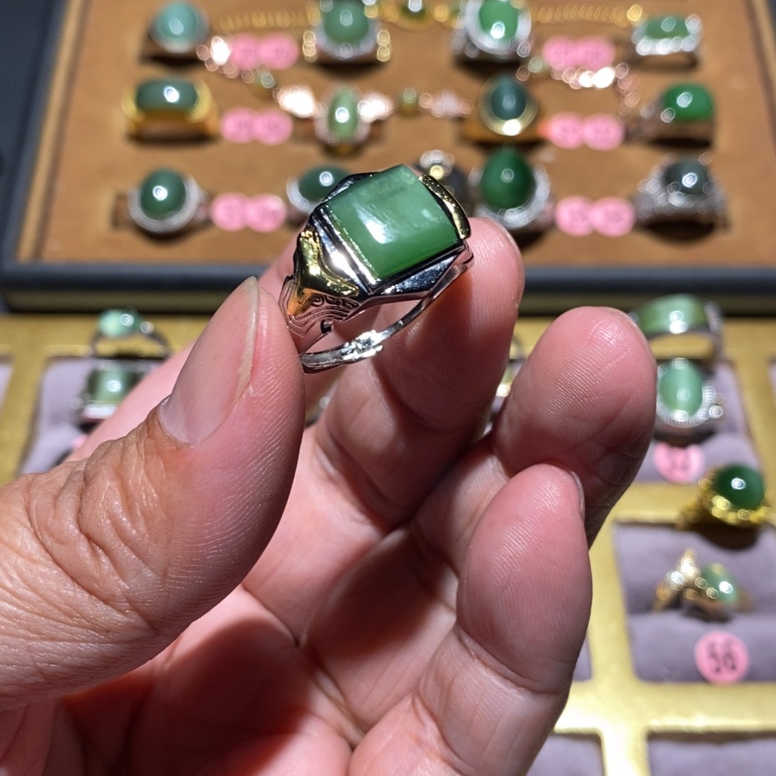 和田玉（碧玉）戒指未镶嵌