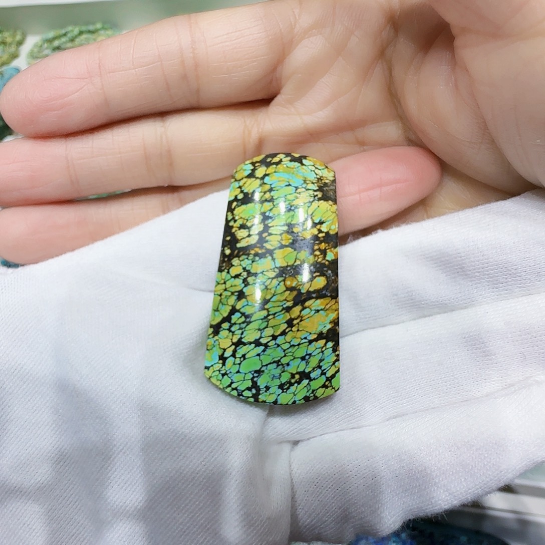 绿松石未镶嵌原矿绿松石