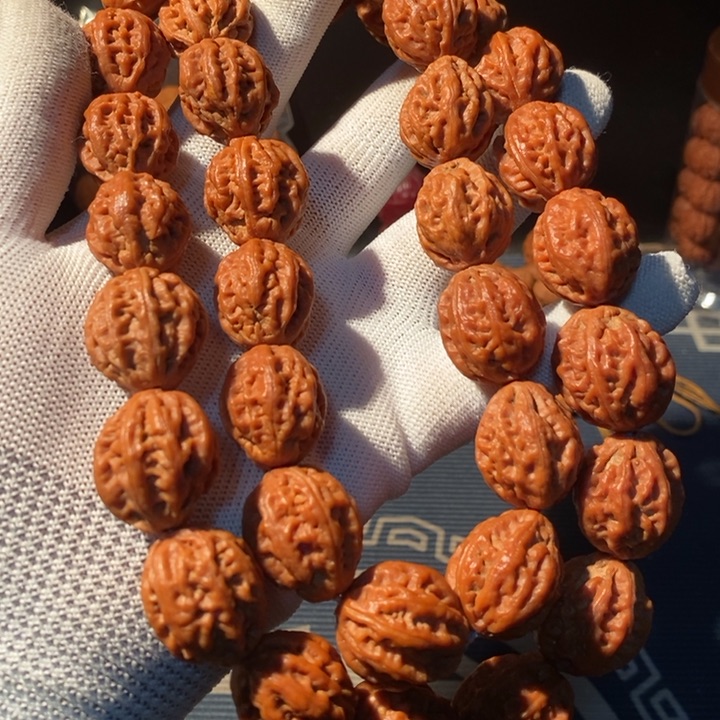 文玩核桃手串……23