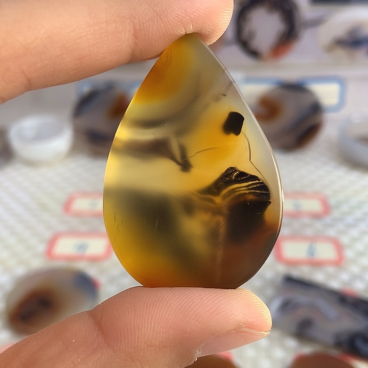 玛瑙/玉髓合金颈饰