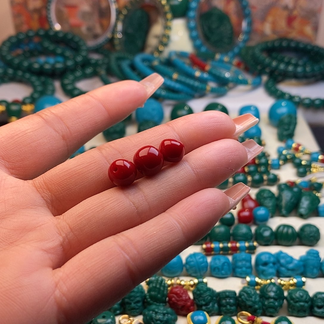 颈饰琉璃罗****坦红色老型卡898三颗