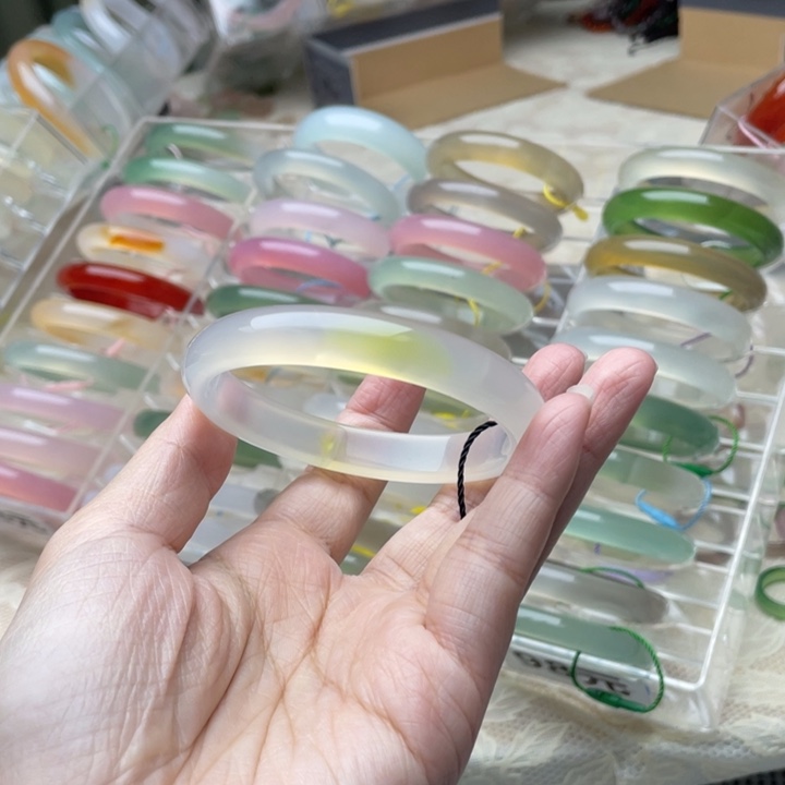 玛瑙/玉髓未镶嵌手镯57圈口