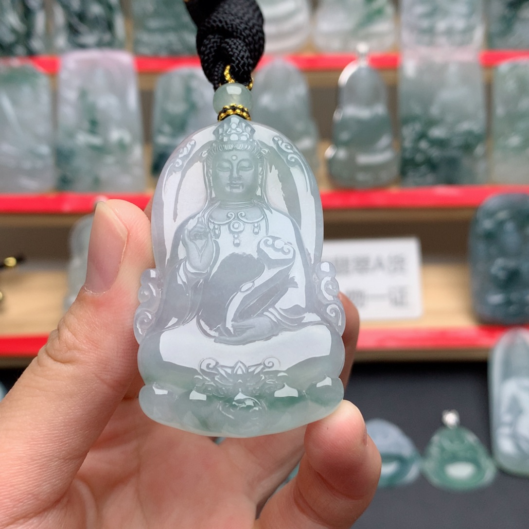 翡翠未镶嵌颈饰素衣