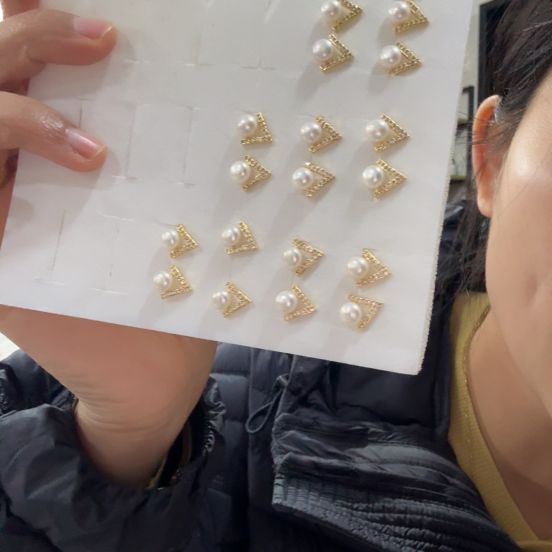 珍珠耳钉一个啦啦啦啦