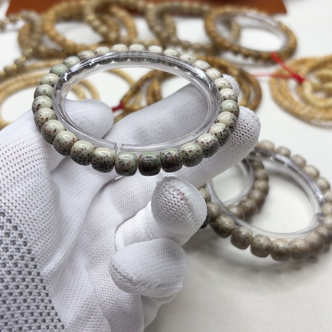 星月菩提吊坠23梵天糯冰绿背河豚8左右单圈