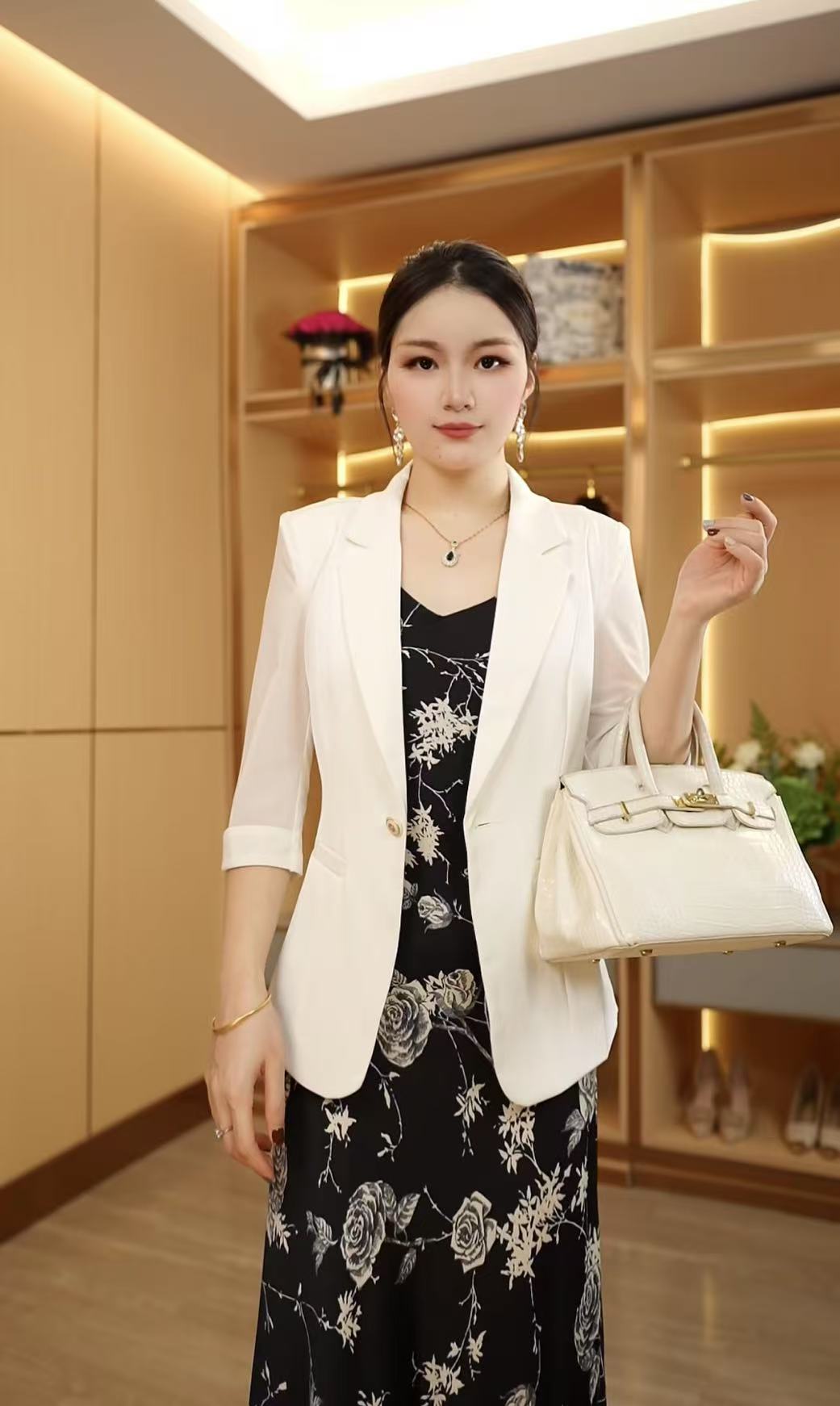 超薄西装女夏2025年新款高级感气质时尚小西服3908