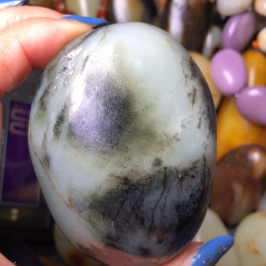 和田玉（翠青玉）未镶嵌珠宝奇石