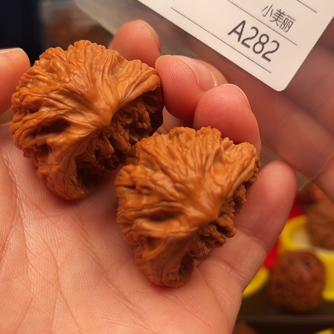 时***线文玩核桃吊坠虎头蛇