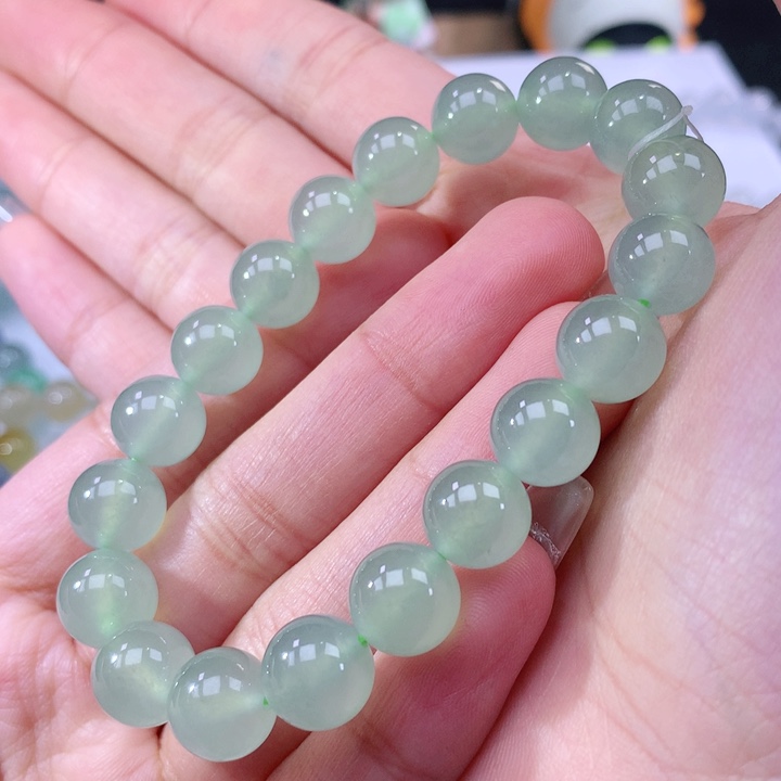 翡翠手链未镶嵌翡翠