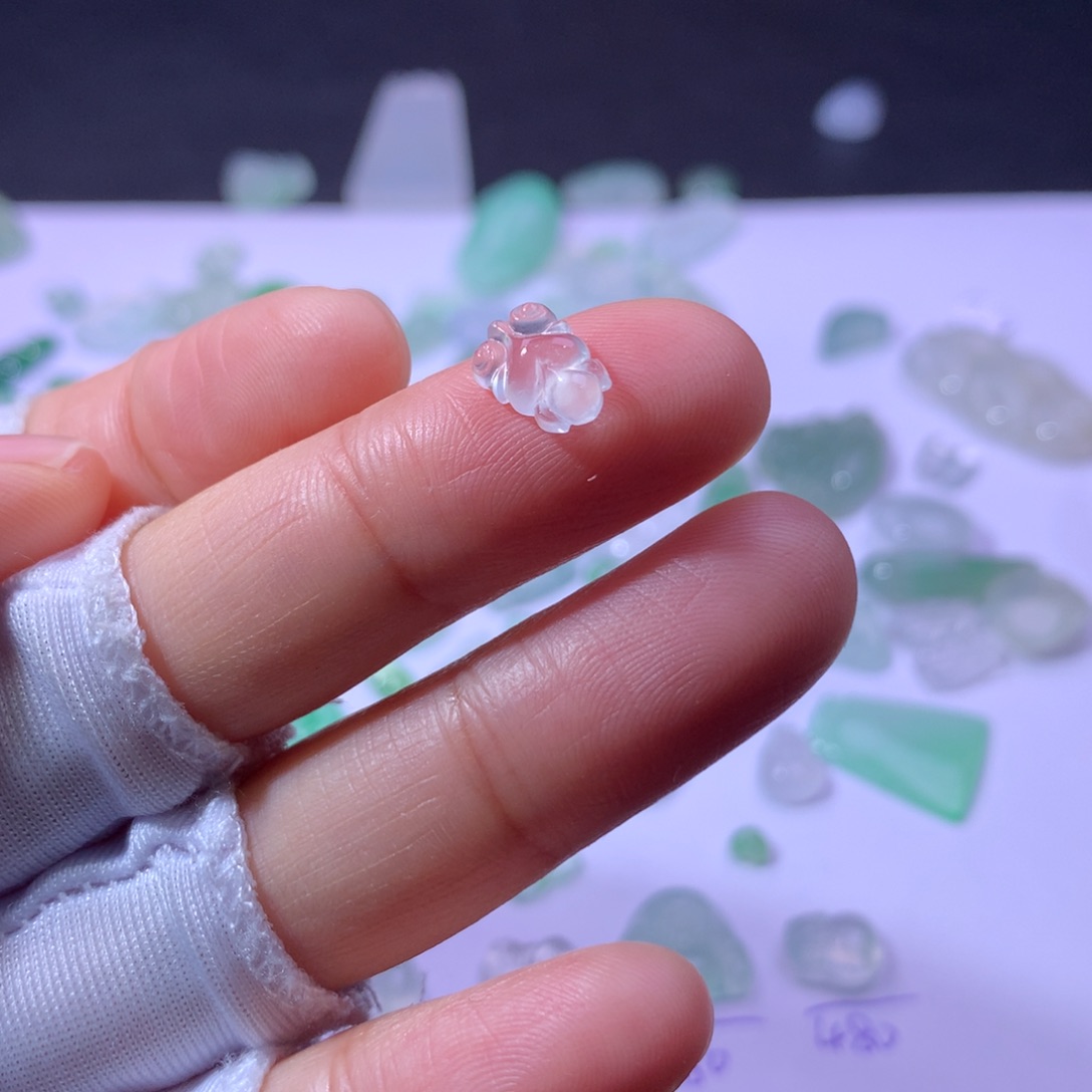 翡翠未镶嵌耳饰金鱼