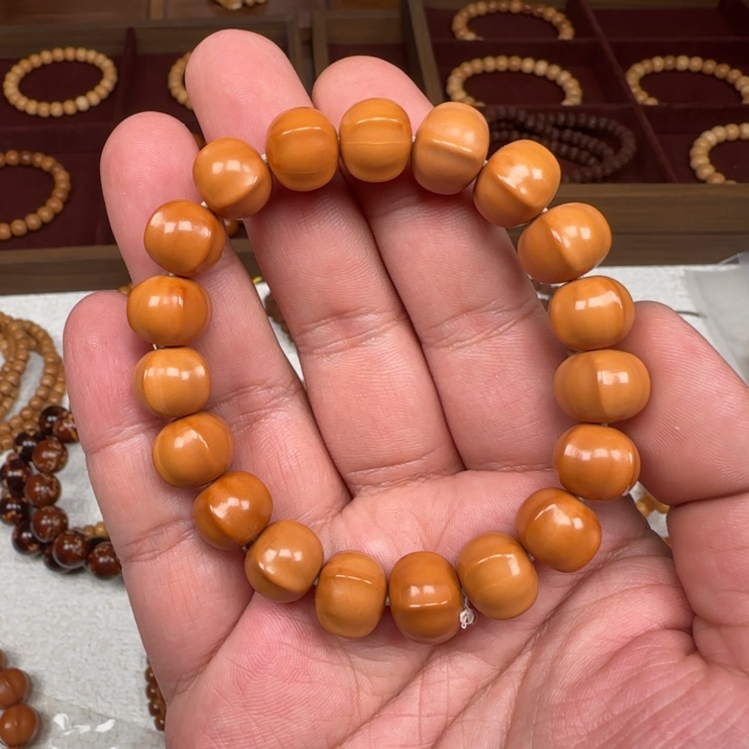 猴头核桃手串悠*鲨鱼 飞碟 尺寸1.2