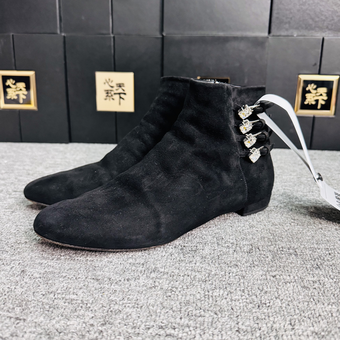 95新 MIU MIU/缪缪 水钻麂皮短靴37.5码ysc4174