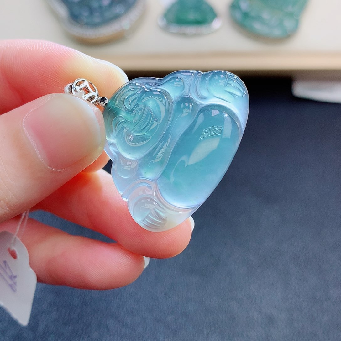 翡翠颈饰未镶嵌翡翠