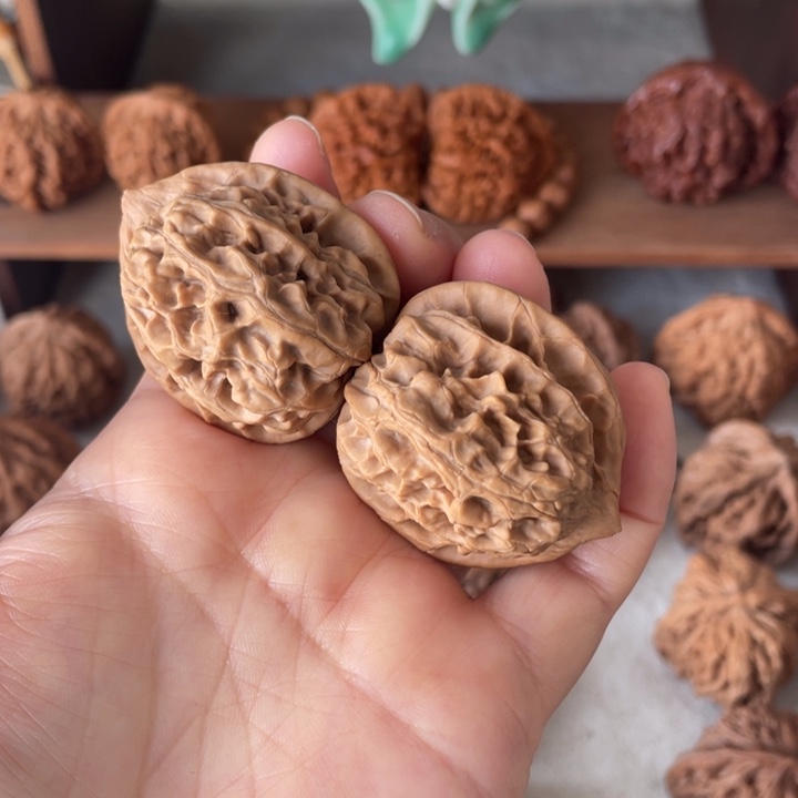 核桃秦岭山脉文玩核桃