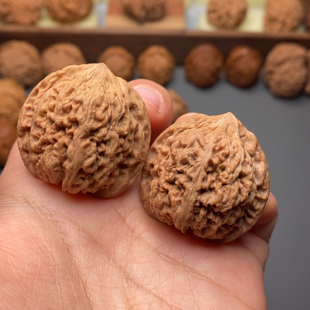 文玩核桃把件35尺满天星