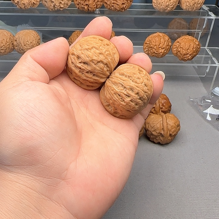 伯***符核桃铁锤妹妹文玩核桃