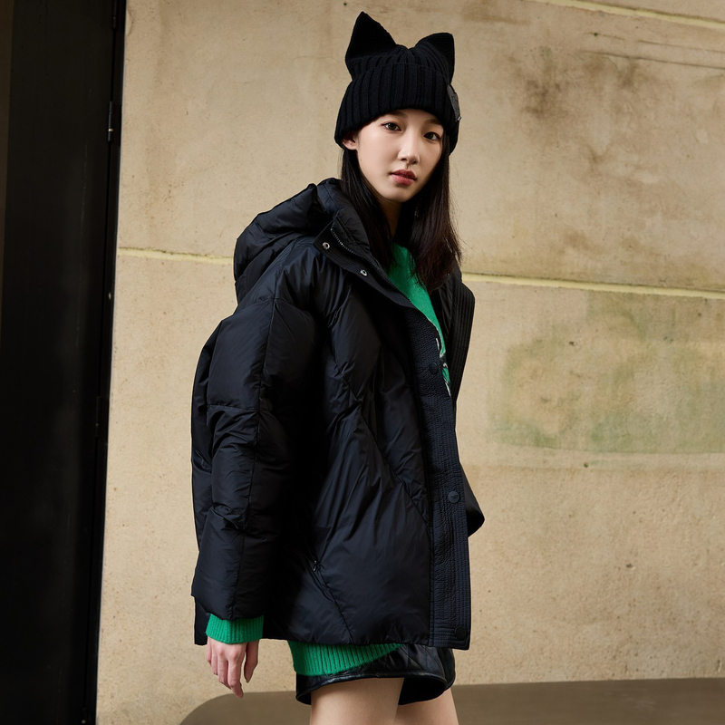 U/TI轻量云感短款后背爱心LOGO帽子可拆卸连帽羽绒服