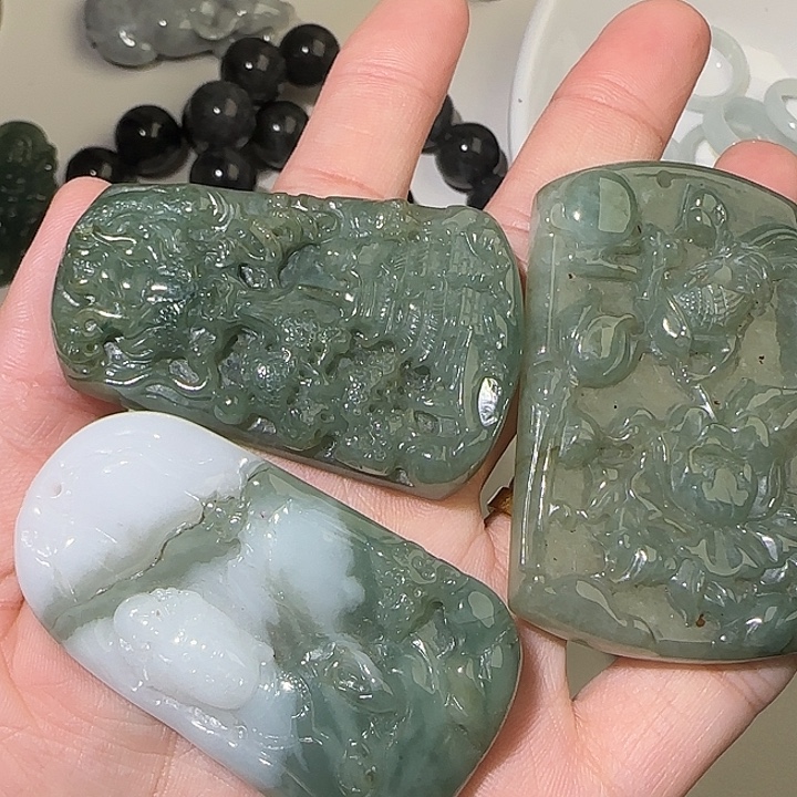 翡翠未镶嵌颈饰翡翠