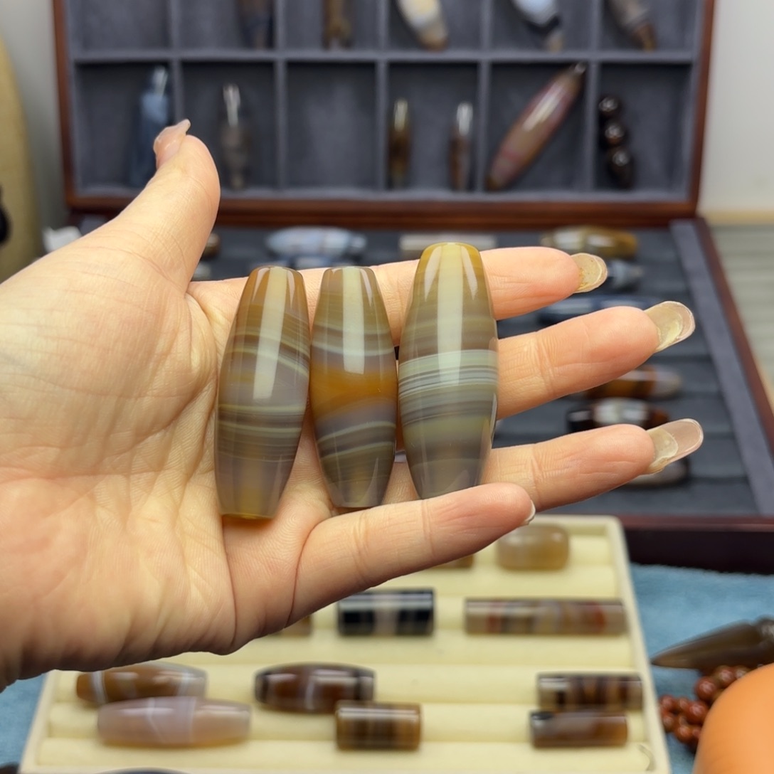 三****玛瑙/玉髓未镶嵌颈饰