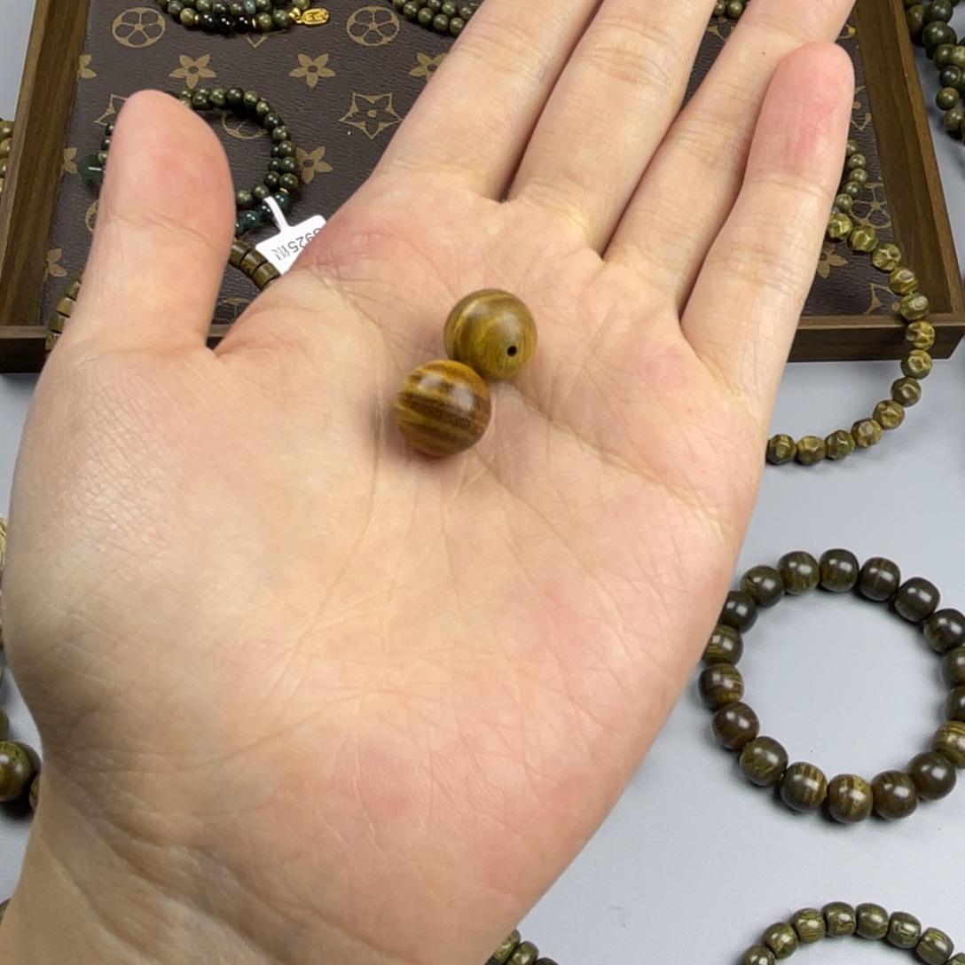 无事牌维腊木（绿檀）12mm精工水波散珠两颗