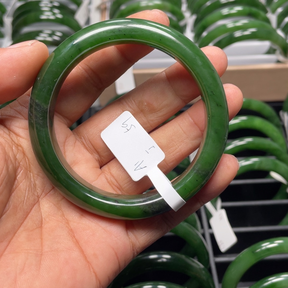 和田玉（碧玉）未镶嵌手镯