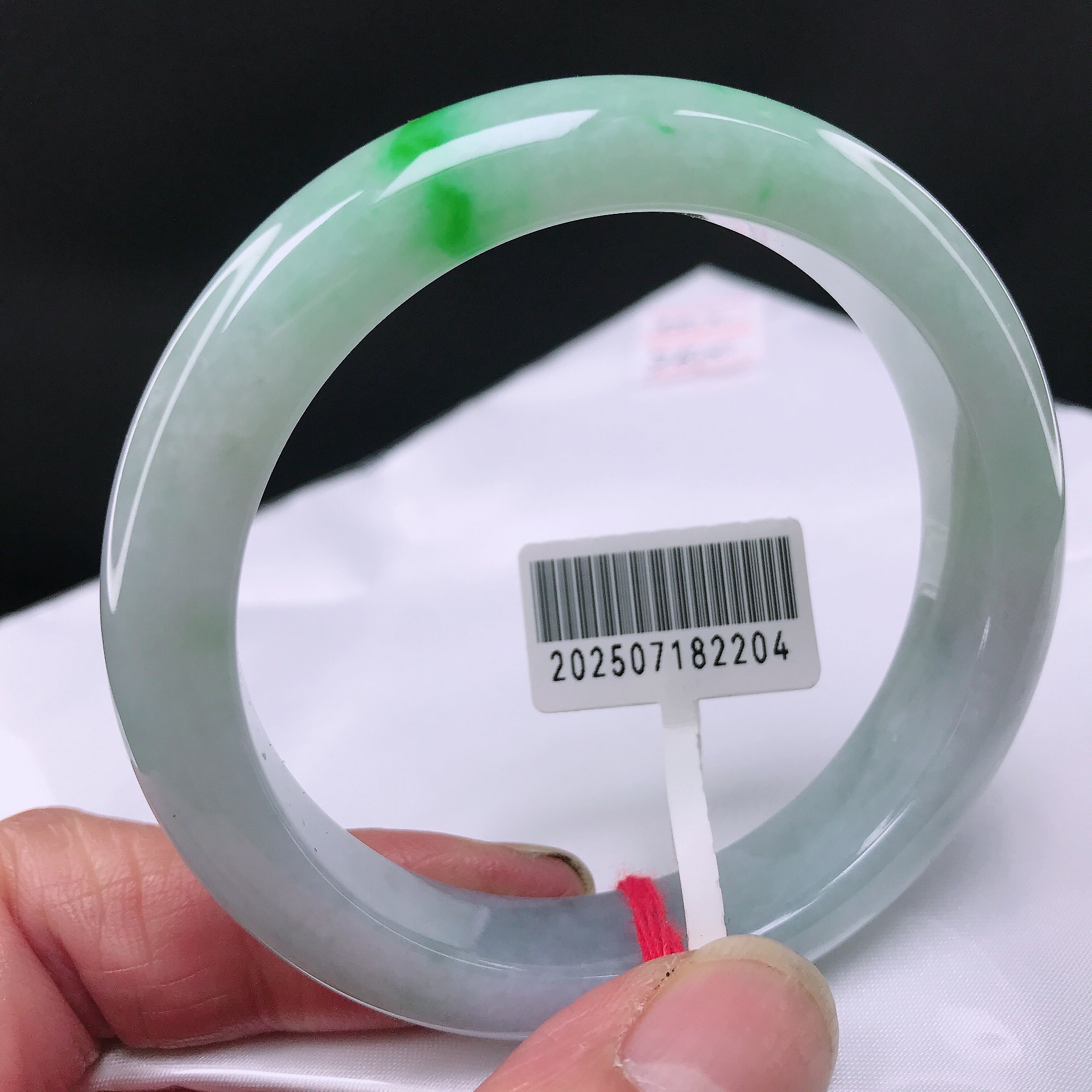 天然A货翡翠冰润飘绿正圈手镯55.2/56圈口时尚女款精美