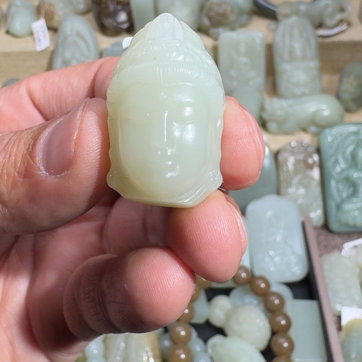 和田玉颈饰未镶嵌