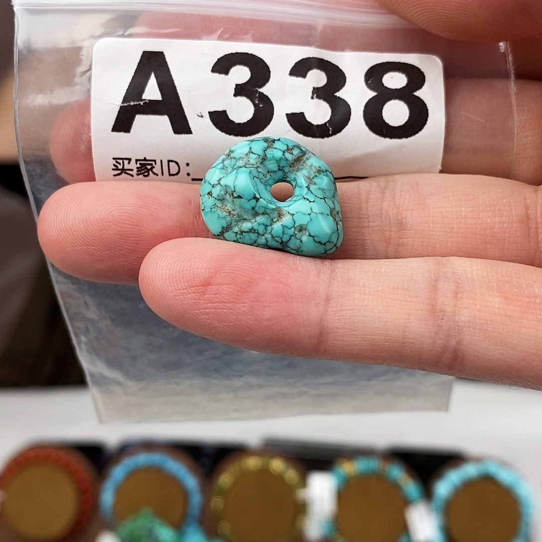 绿松石未镶嵌原矿