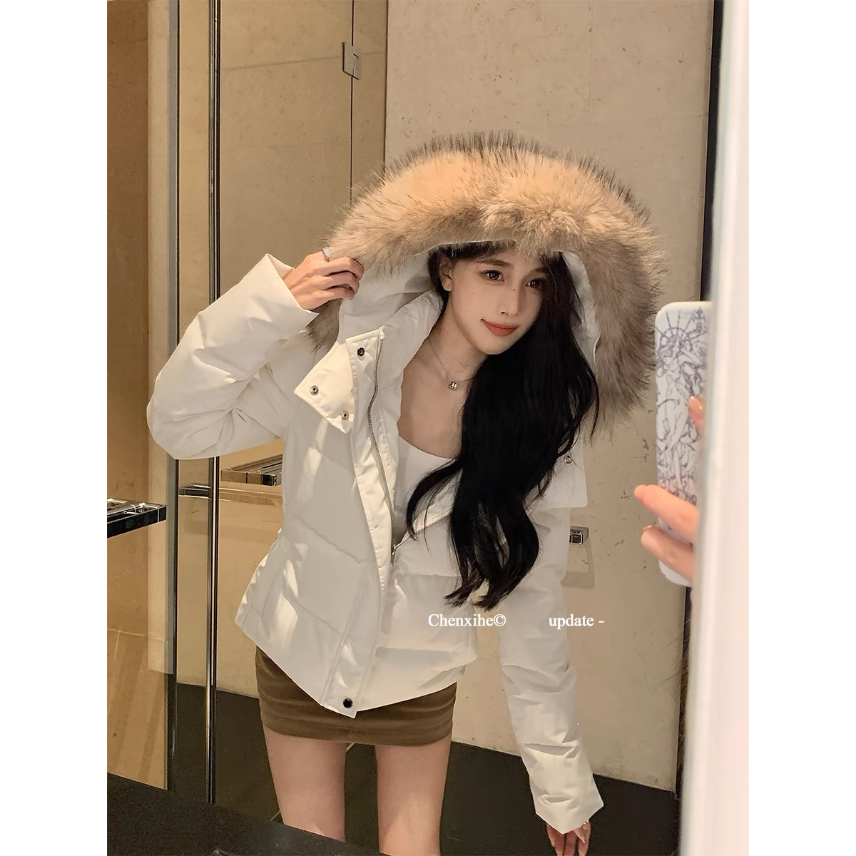 2025新款连帽收腰棉服女短款冬季修身显瘦加厚大毛领百搭外套