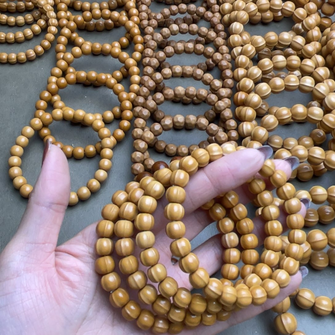 吊坠猴头核桃鲨鱼9+的4个