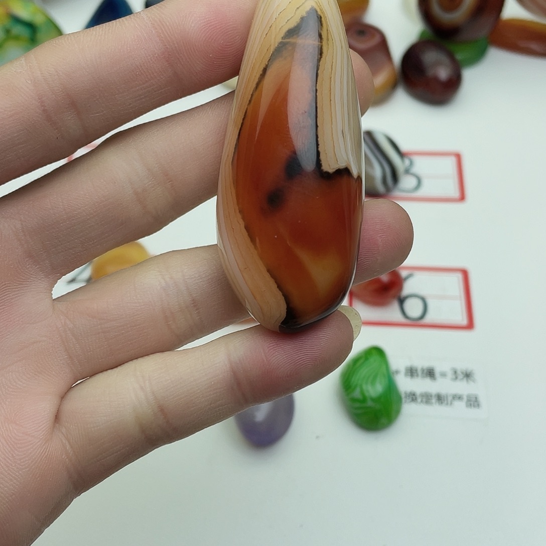 玛瑙/玉髓未镶嵌珠宝奇石