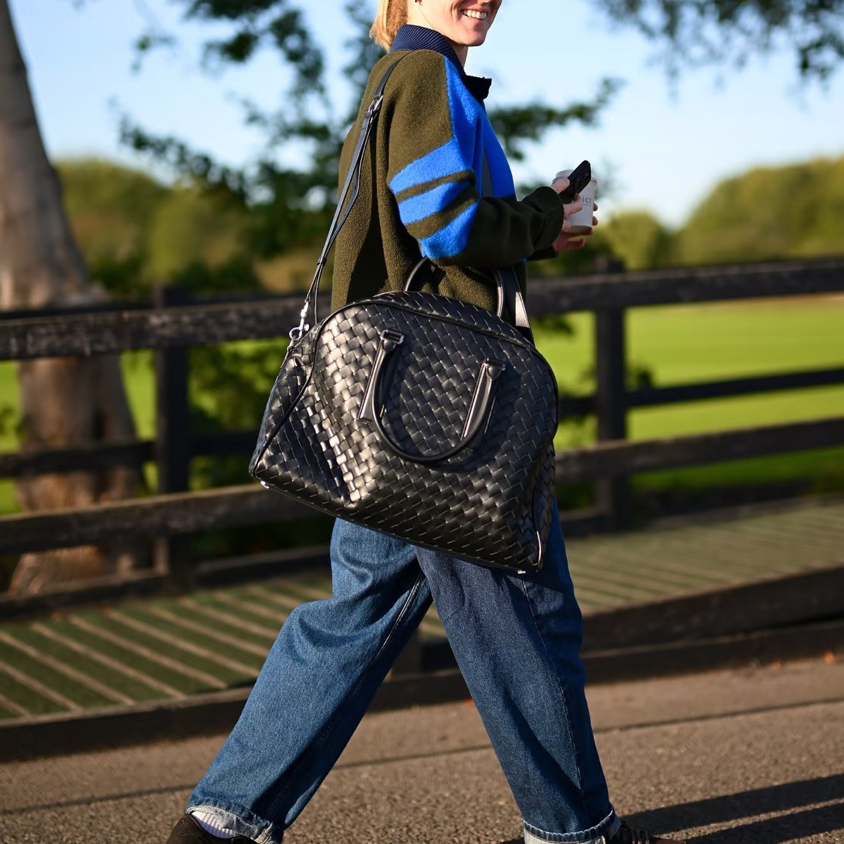 95新 BOTTEGA VENETA/葆蝶家 黑色编织款手提斜挎包77033810