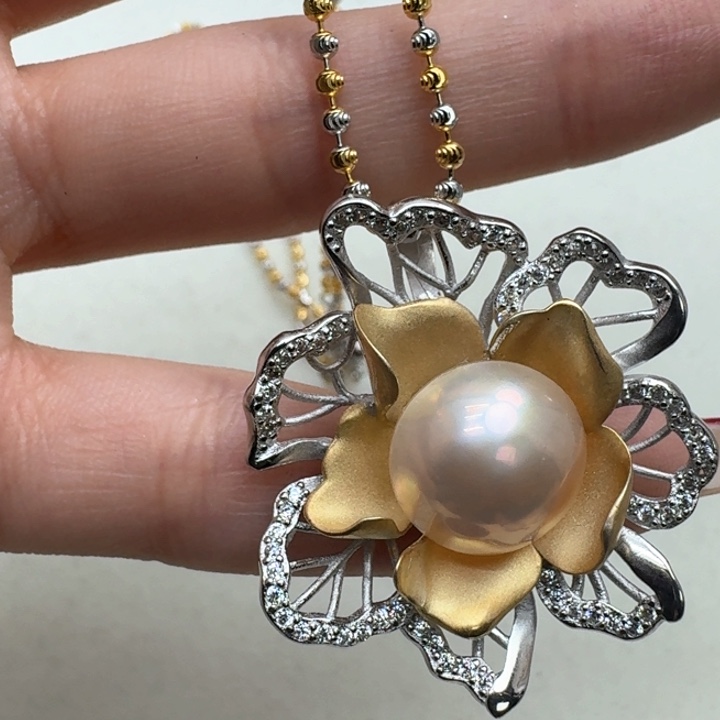 拼合珍珠（马贝珠）颈饰银S925镶嵌