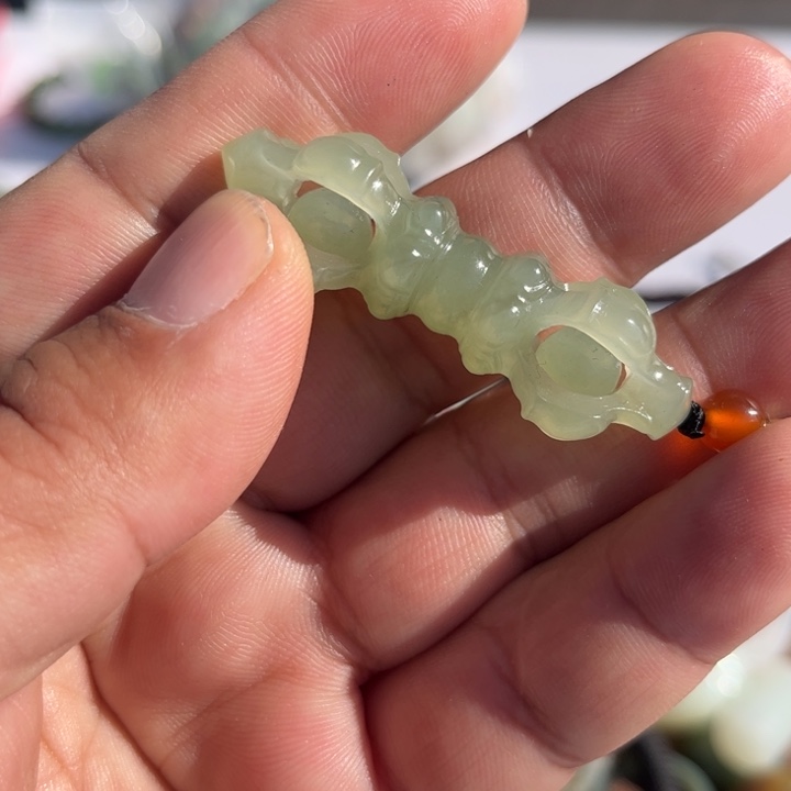 和田玉颈饰未镶嵌