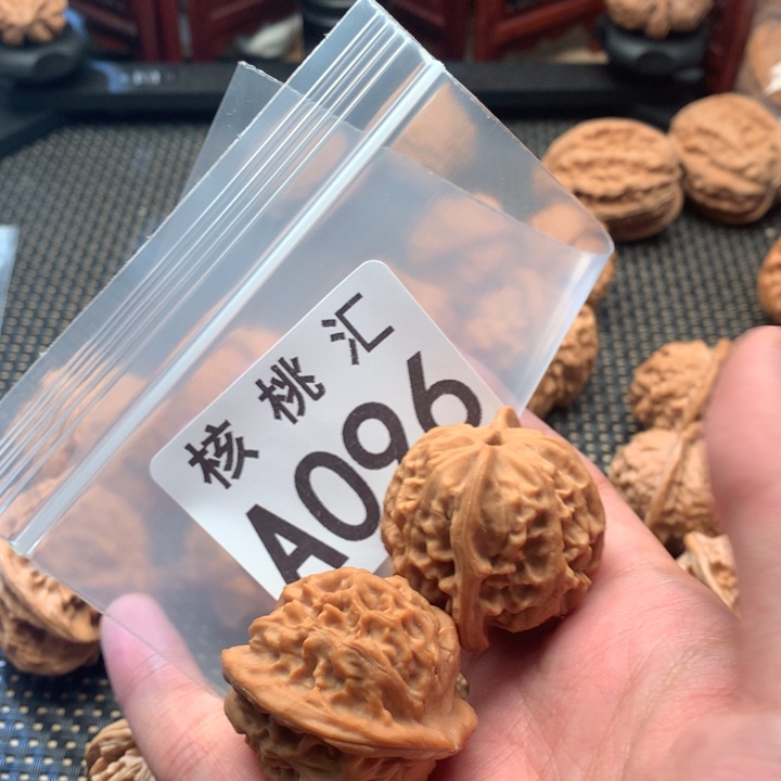 不***皮文玩核桃吊坠天地