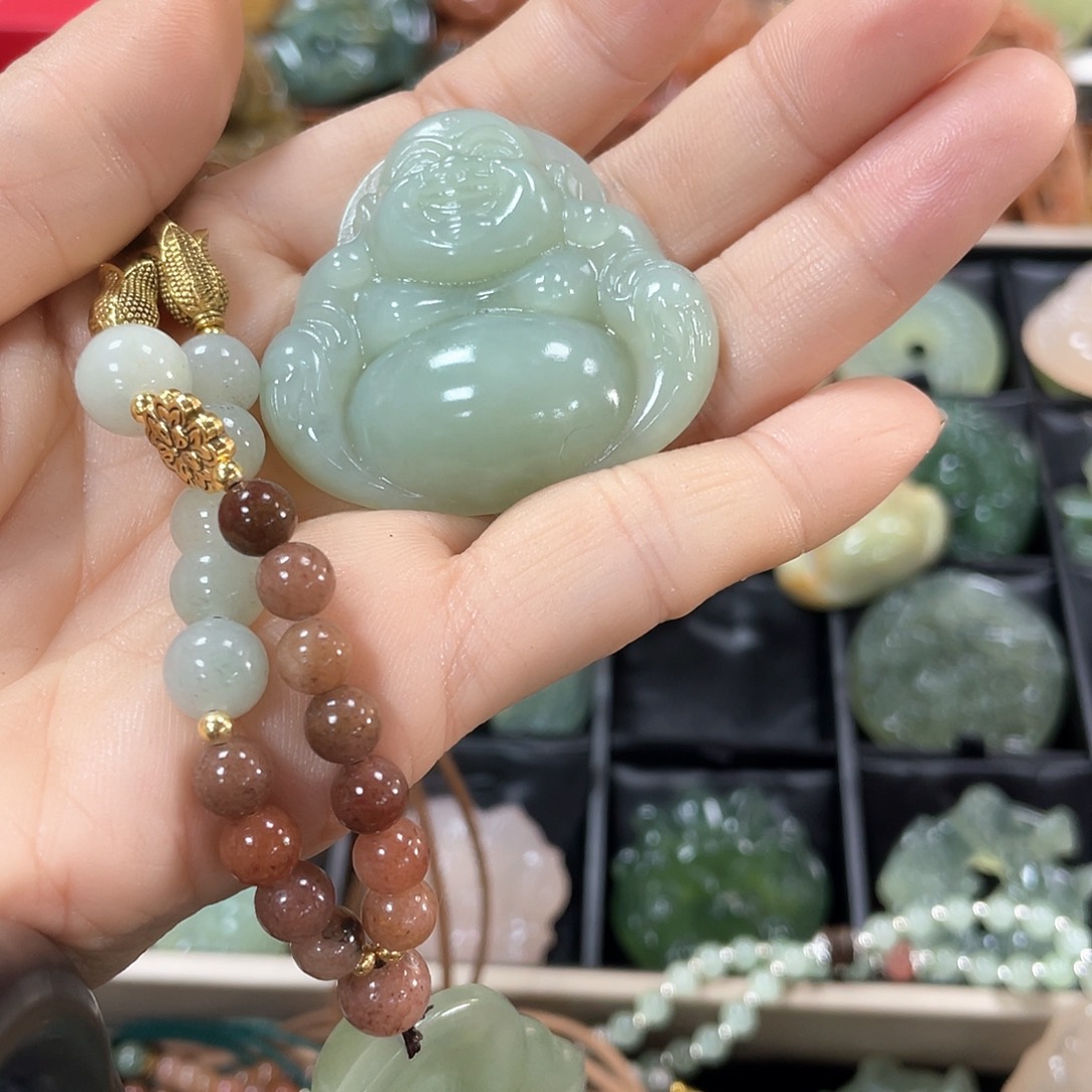 蛇纹石玉颈饰未镶嵌