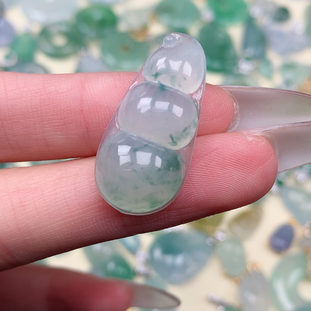 翡翠颈饰未镶嵌豆子