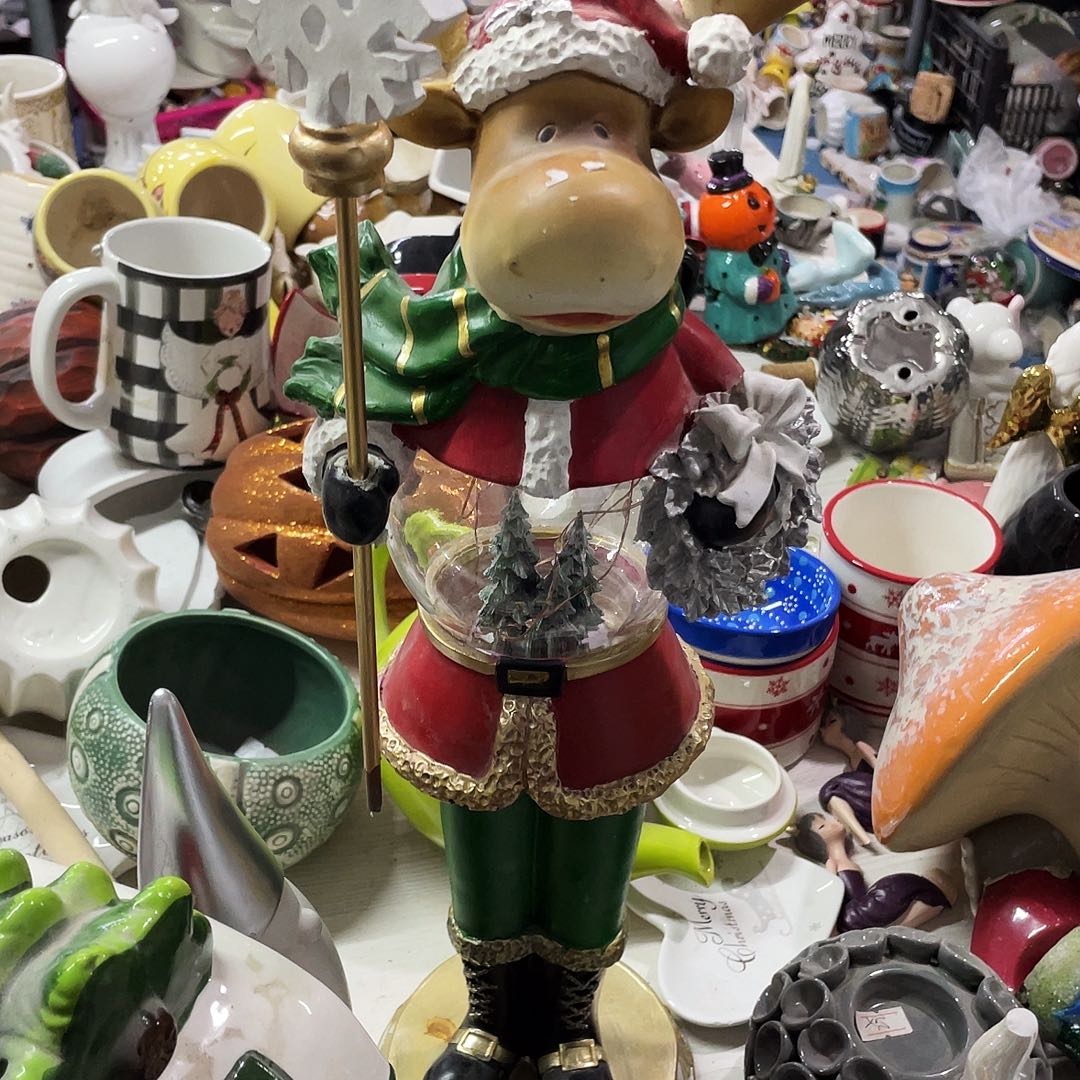 摆件   不包亮。  瑕疵。    