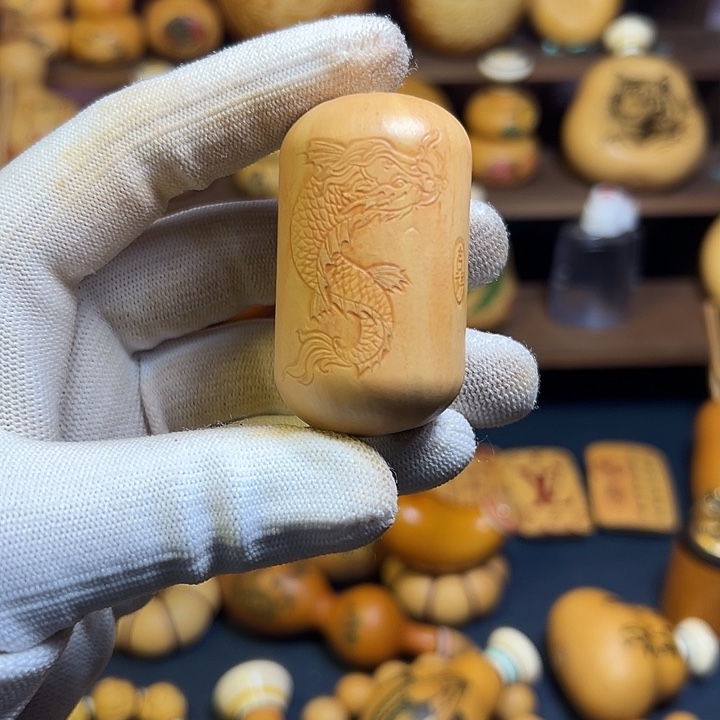 大叶紫檀（黑酸枝木类）